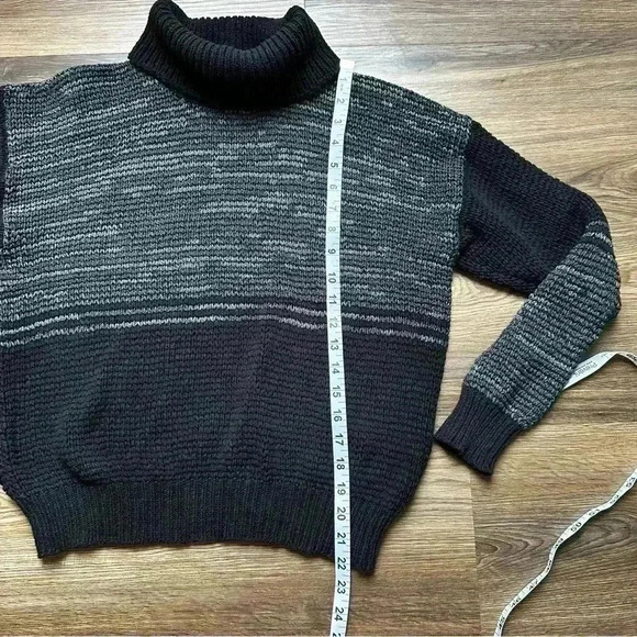 Vintage Fia Italia Womens Turtleneck Sweater Small Hand Loomed 90s Neutral Knit - Picture 6 of 7